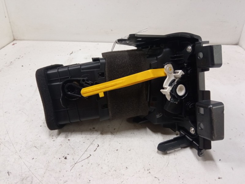 Recambio de aireador izquierdo para hyundai tucson (tl, tle) 1.7 crdi referencia OEM IAM   