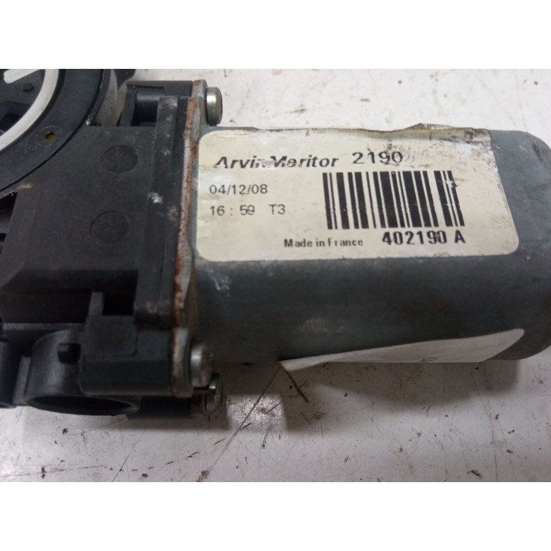 Recambio de motor elevaluna trasero derecho para nissan qashqai i (j10, nj10) 1.6 referencia OEM IAM 402190A  