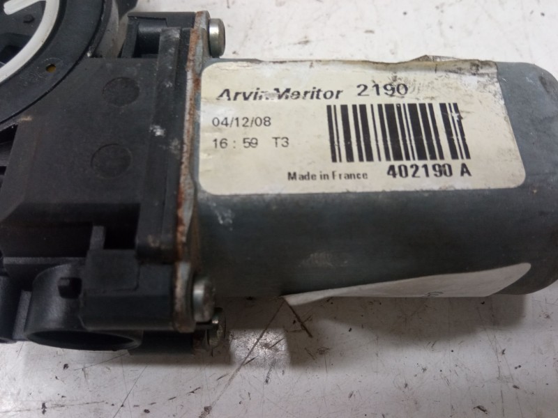 Recambio de motor elevaluna trasero derecho para nissan qashqai i (j10, nj10) 1.6 referencia OEM IAM 402190A  