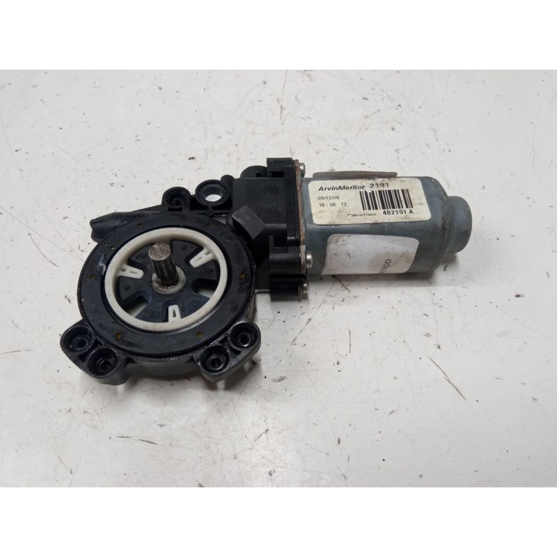 Recambio de motor elevaluna trasero izquierdo para nissan qashqai i (j10, nj10) 1.6 referencia OEM IAM 402191A  