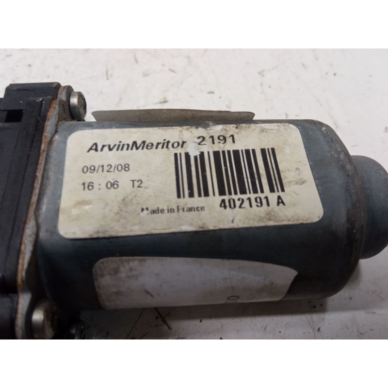 Recambio de motor elevaluna trasero izquierdo para nissan qashqai i (j10, nj10) 1.6 referencia OEM IAM 402191A  