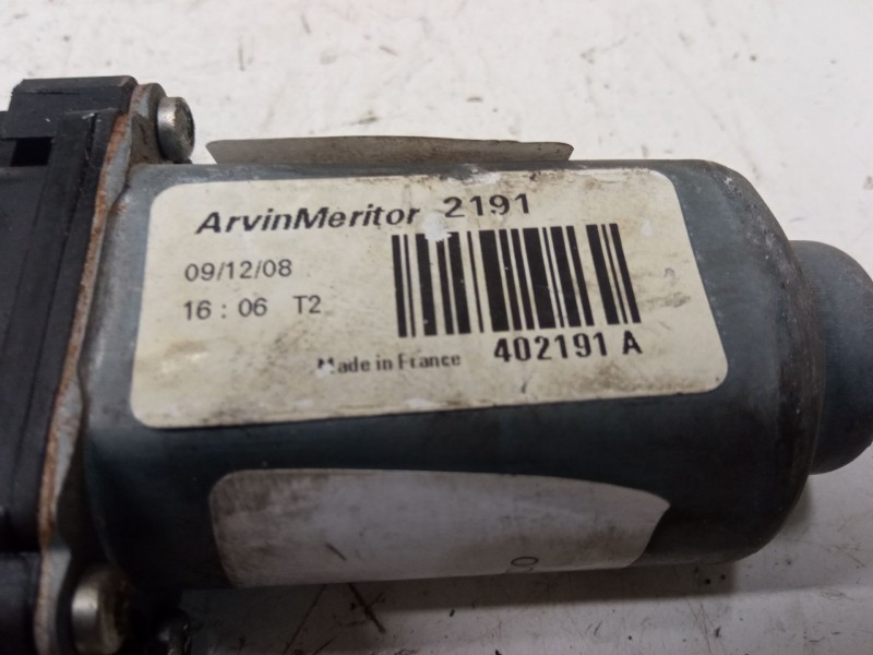 Recambio de motor elevaluna trasero izquierdo para nissan qashqai i (j10, nj10) 1.6 referencia OEM IAM 402191A  