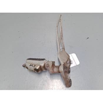 ESTRIBERA DELANTERA IZQUIERDA 