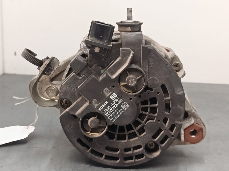 Recambio de alternador para toyota yaris (_p9_) 1.3 vvt-i (scp90_) referencia OEM IAM 270600J061  