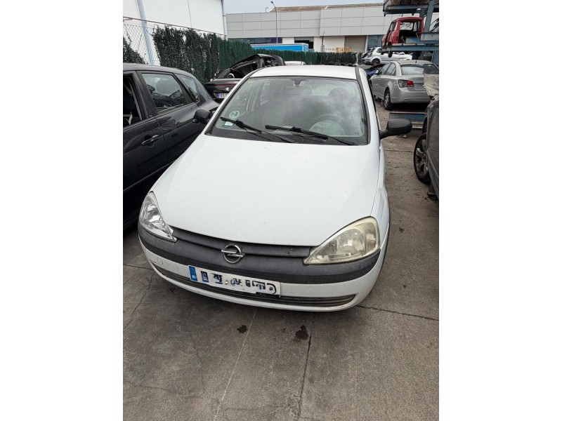opel corsa c (x01) del año 2001