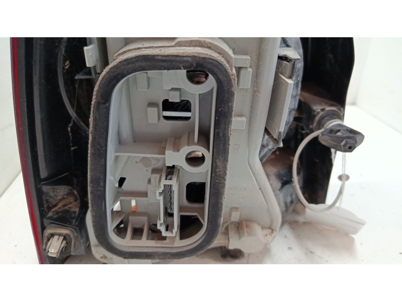 Recambio de piloto trasero derecho para volkswagen polo iv (9n_, 9a_) 1.4 tdi referencia OEM IAM   