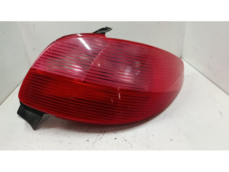 Recambio de piloto trasero derecho para peugeot 206 hatchback (2a/c) 1.4 i referencia OEM IAM   