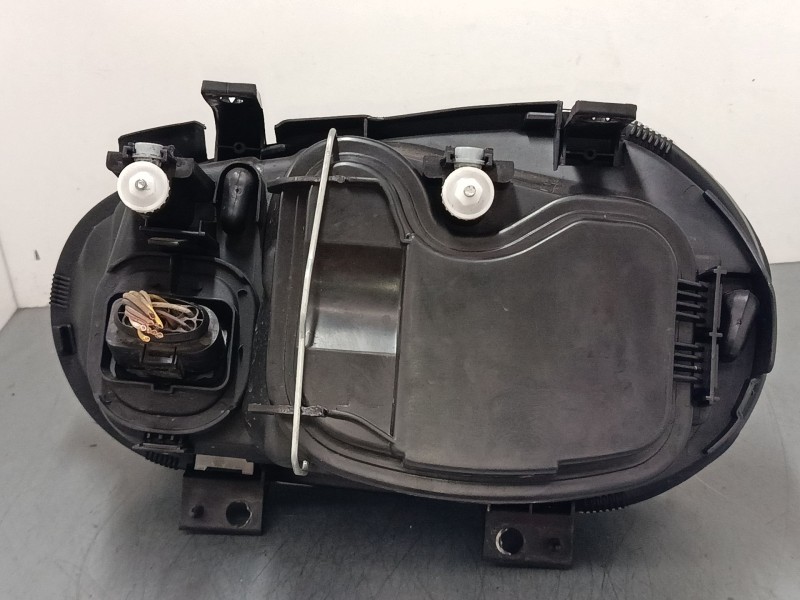 Recambio de faro derecho para volkswagen golf iv (1j1) 1.6 16v referencia OEM IAM   