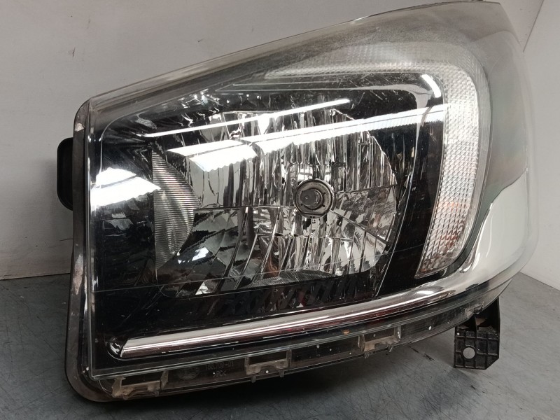 Recambio de faro izquierdo para opel vivaro b autobús (x82) 1.6 cdti (06) referencia OEM IAM 93867960 260606315R 1EE01156501