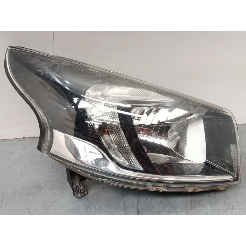 Recambio de faro derecho para opel vivaro b autobús (x82) 1.6 cdti (06) referencia OEM IAM 93867948 260100647R 1EE01156502