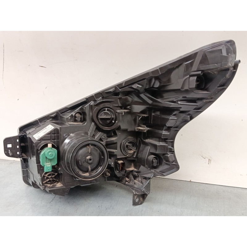 Recambio de faro derecho para opel vivaro b autobús (x82) 1.6 cdti (06) referencia OEM IAM 93867948 260100647R 1EE01156502
