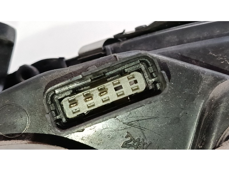 Recambio de faro derecho para nissan primera hatchback (p12) 1.6 referencia OEM IAM 26010AU800 082151191R 