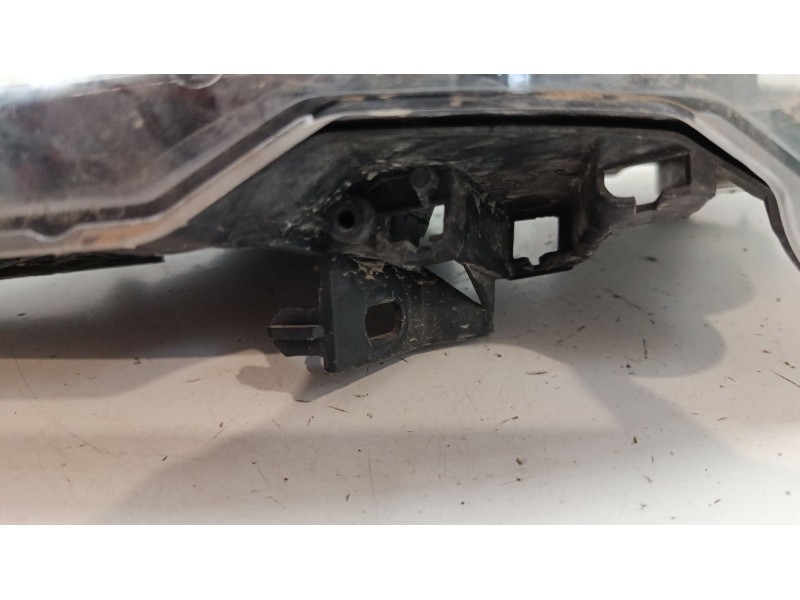 Recambio de faro izquierdo para citroën c4 i (lc_) 1.4 16v referencia OEM IAM 9684381980  