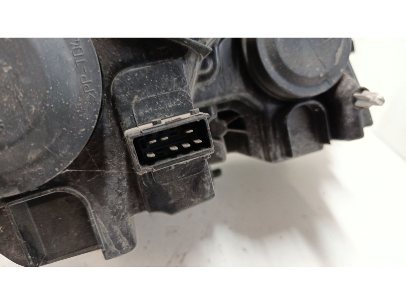 Recambio de faro izquierdo para citroën c4 i (lc_) 1.4 16v referencia OEM IAM 9684381980  