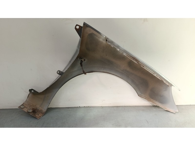 Recambio de aleta delantera izquierda para peugeot 307 cc (3b) 2.0 16v referencia OEM IAM   