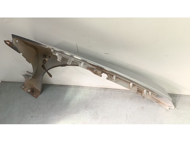 Recambio de aleta delantera izquierda para peugeot 307 cc (3b) 2.0 16v referencia OEM IAM   