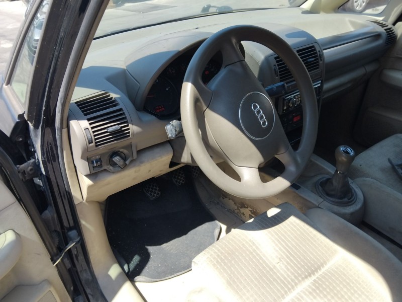 audi a2 (8z0) del año 2001