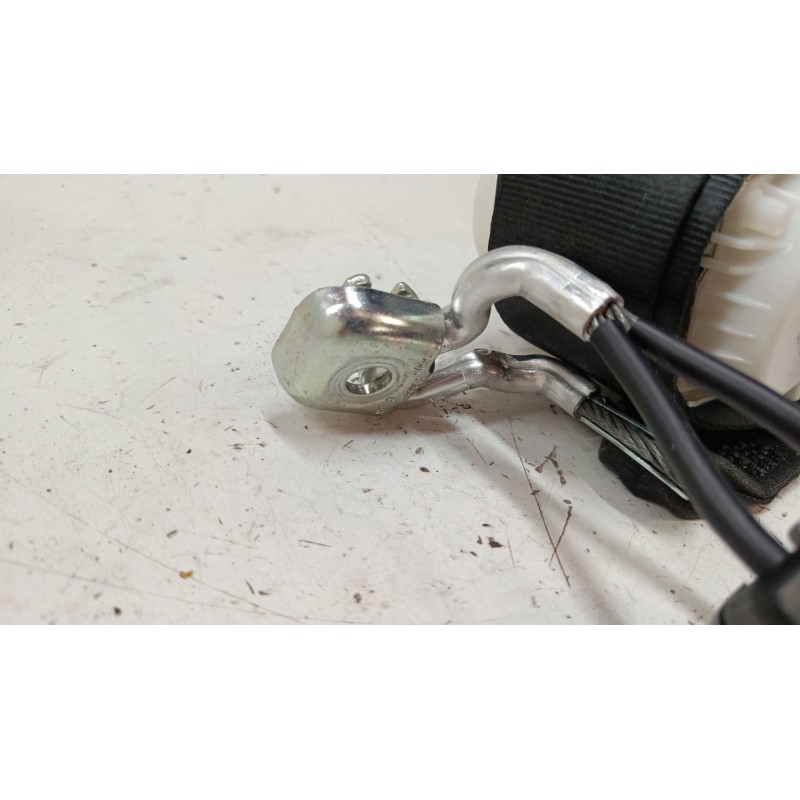 Recambio de anclaje cinturon trasero derecho para volkswagen polo v (6r1, 6c1) 1.2 tsi referencia OEM IAM 6R0857740  