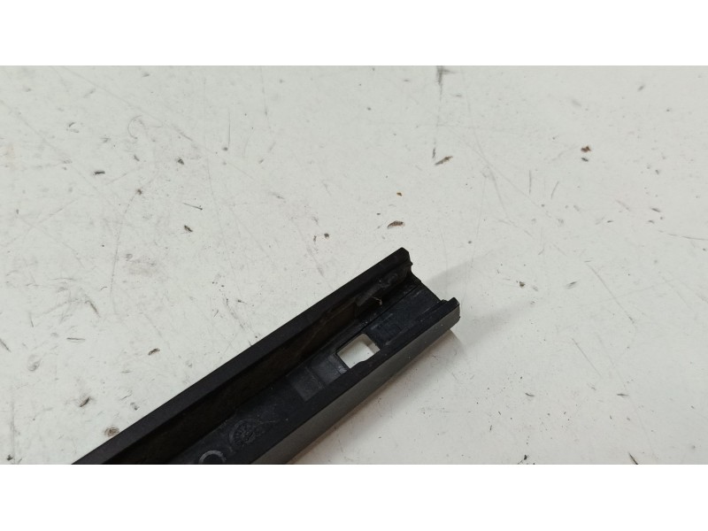 Recambio de brazo limpia trasero para volkswagen polo v (6r1, 6c1) 1.2 tsi referencia OEM IAM 6R6955707B  