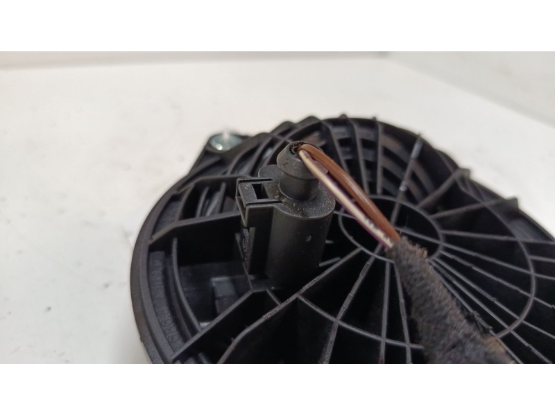Recambio de maneta exterior porton para volkswagen polo v (6r1, 6c1) 1.2 tsi referencia OEM IAM 6R6827469D  