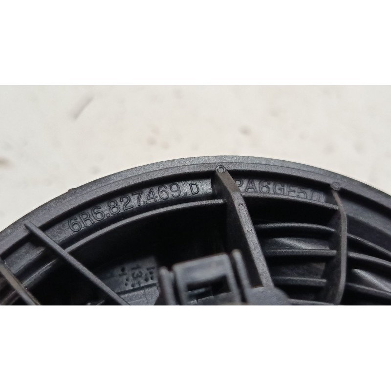 Recambio de maneta exterior porton para volkswagen polo v (6r1, 6c1) 1.2 tsi referencia OEM IAM 6R6827469D  