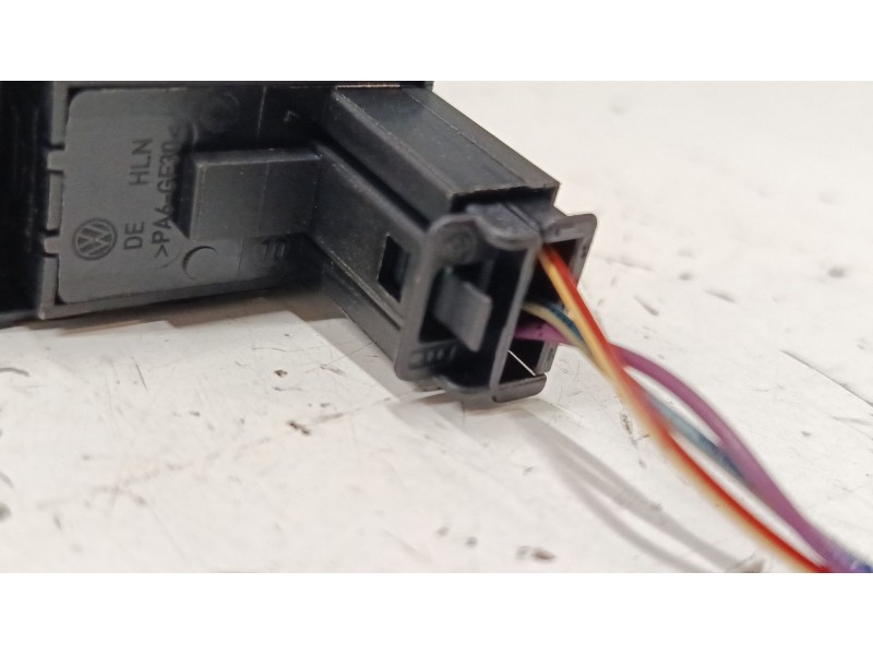 Recambio de mando elevalunas trasero derecho para volkswagen polo v (6r1, 6c1) 1.2 tsi referencia OEM IAM 6R0867255H  