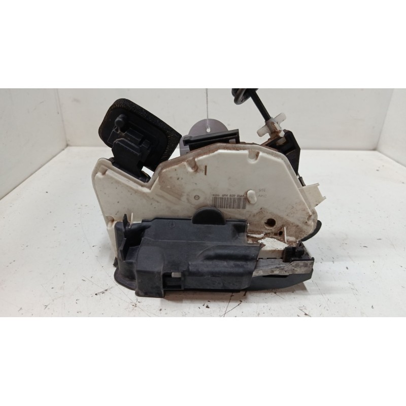 Recambio de cerradura puerta trasera derecha para volkswagen polo v (6r1, 6c1) 1.2 tsi referencia OEM IAM 6R4839016A  