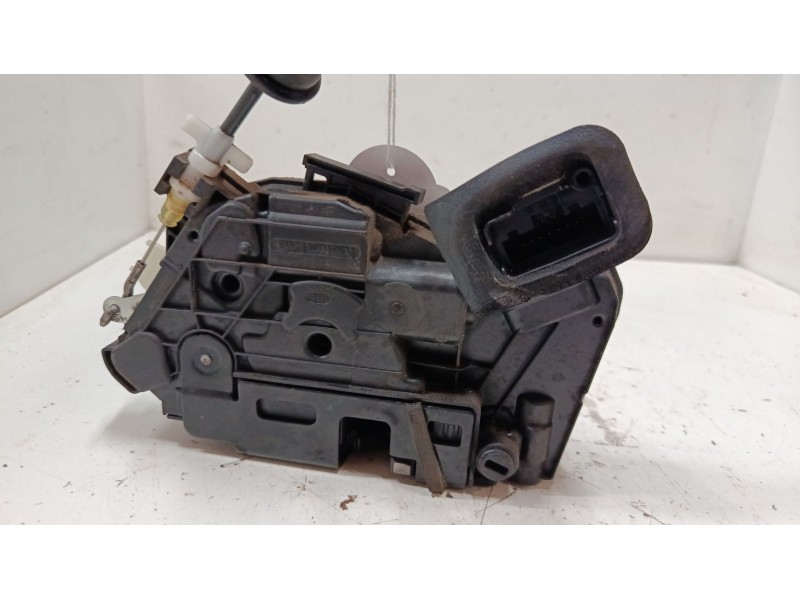 Recambio de cerradura puerta trasera derecha para volkswagen polo v (6r1, 6c1) 1.2 tsi referencia OEM IAM 6R4839016A  