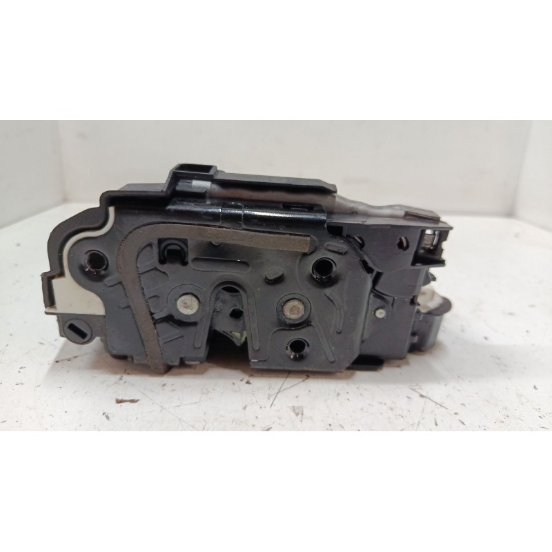 Recambio de cerradura puerta trasera derecha para volkswagen polo v (6r1, 6c1) 1.2 tsi referencia OEM IAM 6R4839016A  
