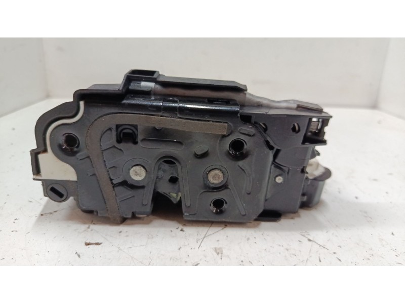 Recambio de cerradura puerta trasera derecha para volkswagen polo v (6r1, 6c1) 1.2 tsi referencia OEM IAM 6R4839016A  