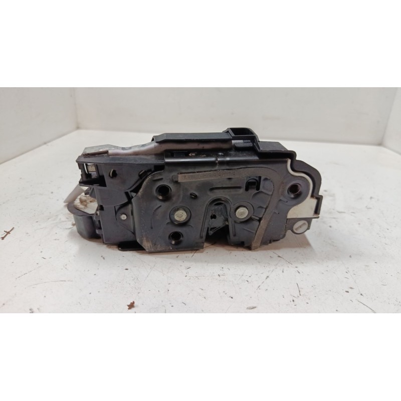 Recambio de cerradura puerta trasera izquierda para volkswagen polo v (6r1, 6c1) 1.2 tsi referencia OEM IAM 6R4839015A  