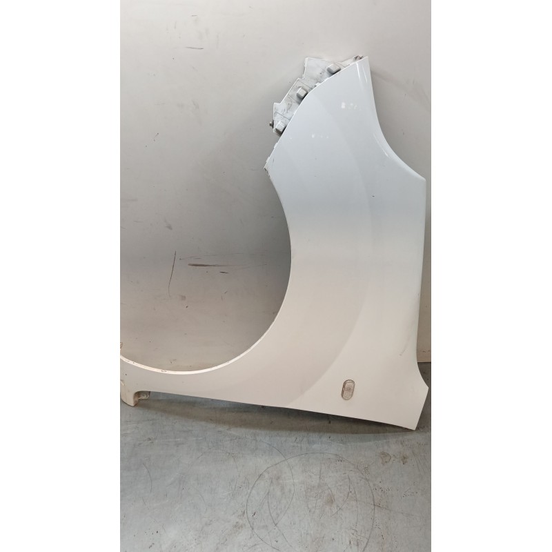 Recambio de aleta delantera izquierda para renault kangoo express (fw0/1_) z.e. (fw0z, fw1z) referencia OEM IAM 631011368R  