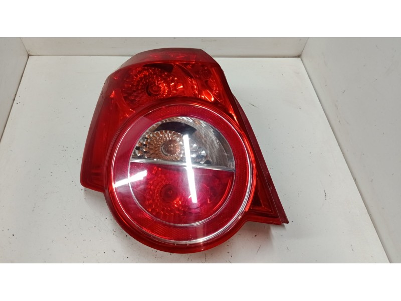 Recambio de piloto trasero izquierdo para chevrolet aveo / kalos hatchback (t250, t255) 1.2 referencia OEM IAM   