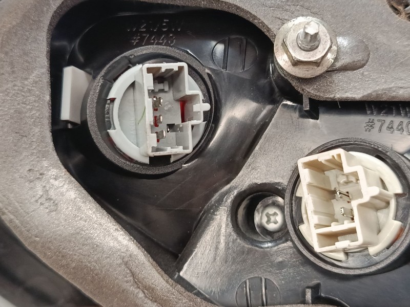 Recambio de piloto trasero derecho para mazda 3 (bk) 1.6 di turbo referencia OEM IAM 2161984RAQ  
