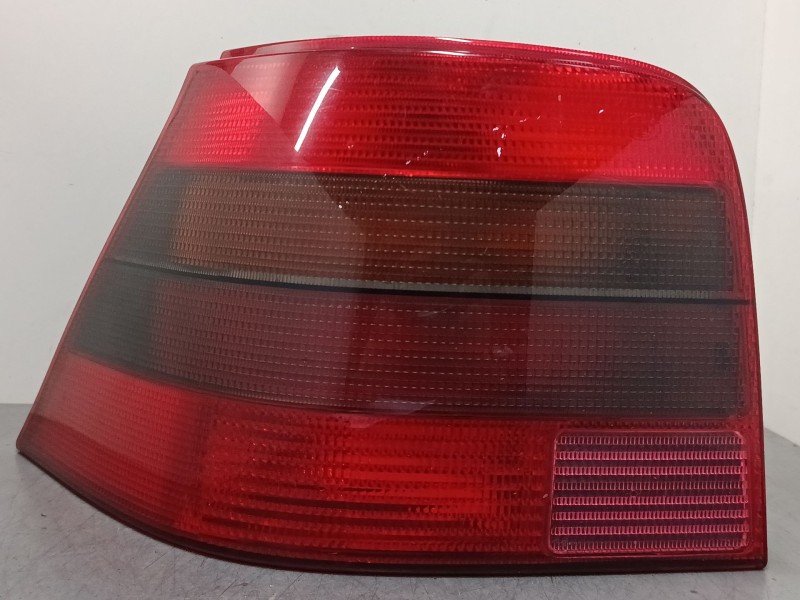 Recambio de piloto trasero izquierdo para volkswagen golf iv (1j1) 1.6 16v referencia OEM IAM 1J6945257  