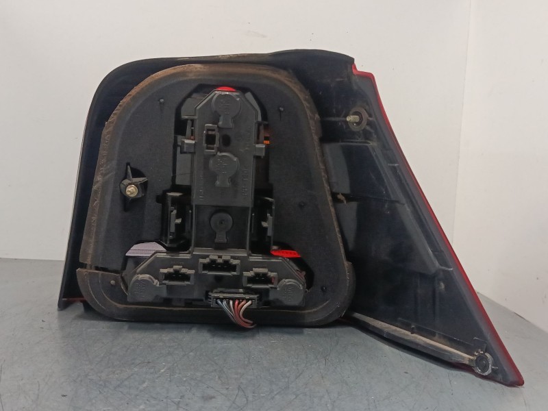 Recambio de piloto trasero izquierdo para volkswagen golf iv (1j1) 1.6 16v referencia OEM IAM 1J6945257  