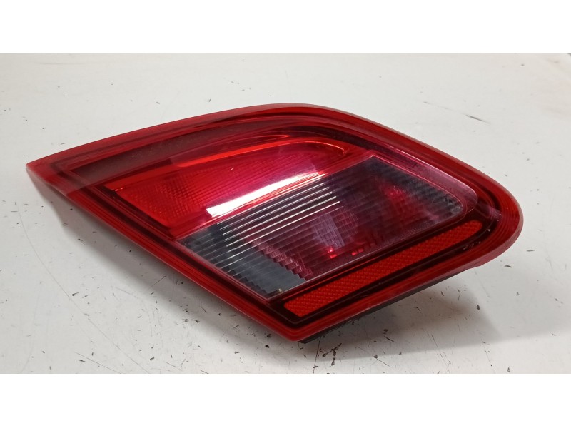 Recambio de piloto trasero porton izquierdo para opel corsa e (x15) 1.4 (08, 68) referencia OEM IAM 39012623  