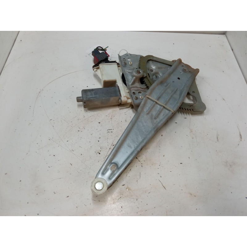 Recambio de elevalunas electrico trasero izquierdo para toyota corolla (_e12_) 1.6 vvt-i (zze121_) referencia OEM IAM 0130822032
