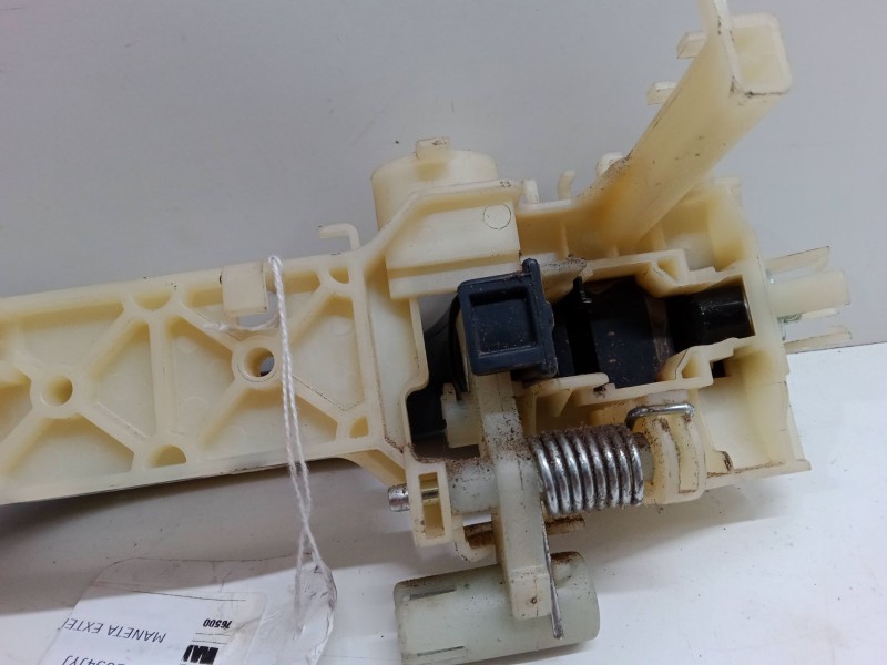 Recambio de maneta exterior puerta delantera derecha para ssangyong tivoli 1.6 referencia OEM IAM   