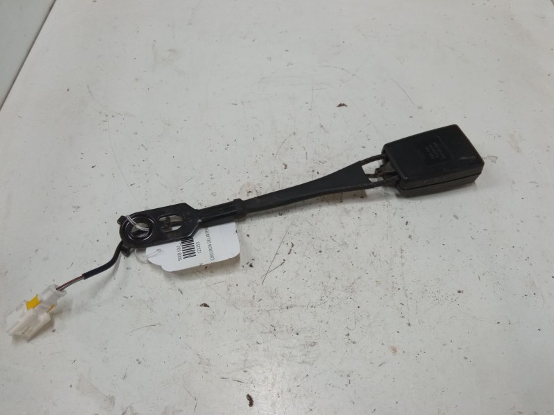 Recambio de anclaje cinturon delantero izquierdo para peugeot 5008 (0u_, 0e_) 1.6 hdi referencia OEM IAM 9681989580  