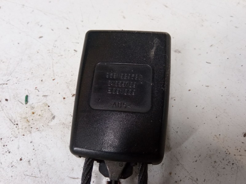 Recambio de anclaje cinturon delantero izquierdo para peugeot 5008 (0u_, 0e_) 1.6 hdi referencia OEM IAM 9681989580  