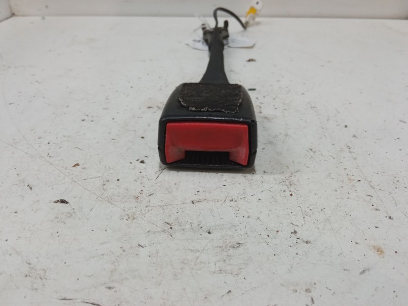 Recambio de anclaje cinturon delantero izquierdo para peugeot 5008 (0u_, 0e_) 1.6 hdi referencia OEM IAM 9681989580  