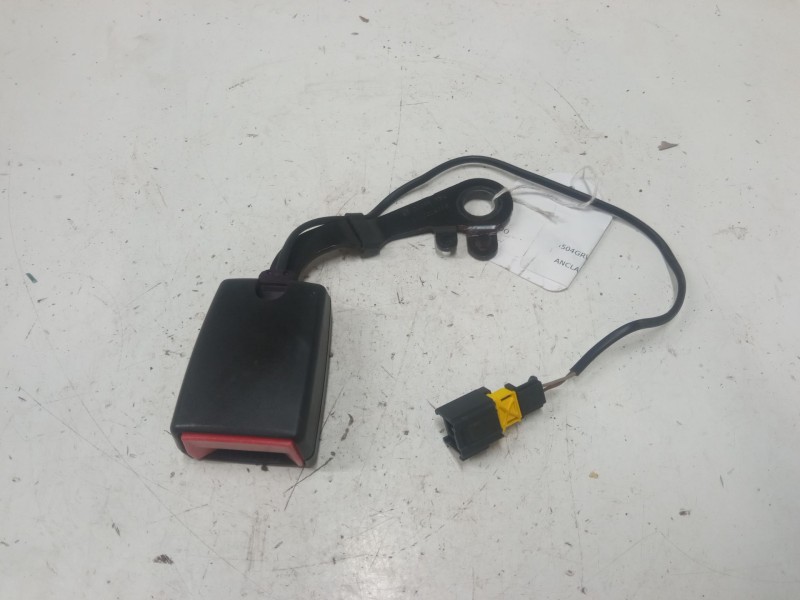 Recambio de anclaje cinturon trasero izquierdo para peugeot 5008 (0u_, 0e_) 1.6 hdi referencia OEM IAM 9681984580  