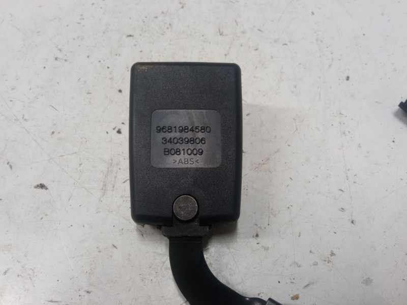 Recambio de anclaje cinturon trasero izquierdo para peugeot 5008 (0u_, 0e_) 1.6 hdi referencia OEM IAM 9681984580  