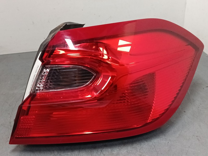 Recambio de piloto trasero derecho para ford fiesta vii (hj, hf) 1.0 ecoboost referencia OEM IAM H1BB13404AH  