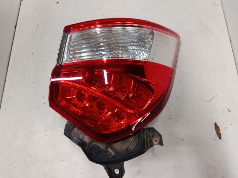Recambio de piloto trasero derecho para toyota yaris (_p13_) 1.5 (nsp131_) referencia OEM IAM   