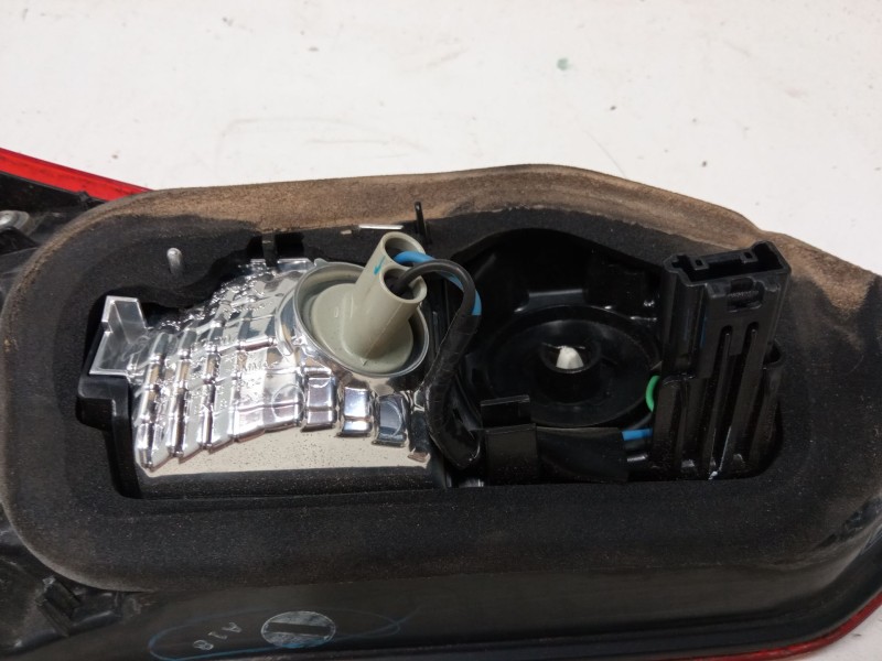 Recambio de piloto trasero porton derecho para toyota yaris (_p13_) 1.5 (nsp131_) referencia OEM IAM 815800D620  