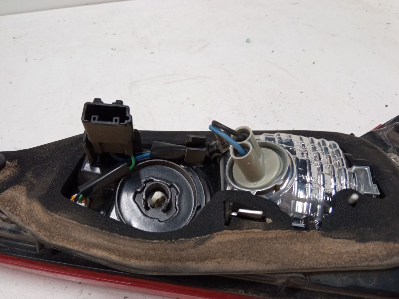 Recambio de piloto trasero porton derecho para toyota yaris (_p13_) 1.5 (nsp131_) referencia OEM IAM 815800D620  