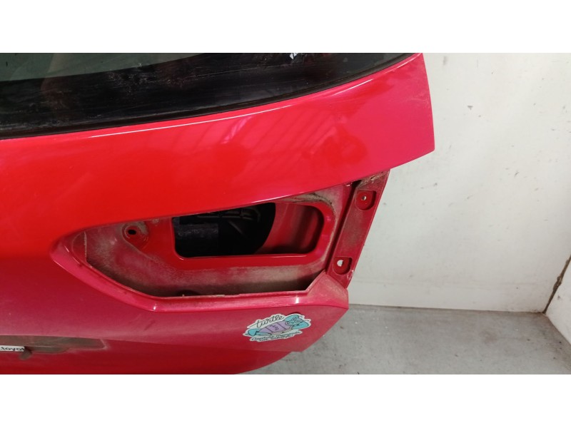 Recambio de porton trasero para toyota yaris (_p13_) 1.5 (nsp131_) referencia OEM IAM 670050D530  