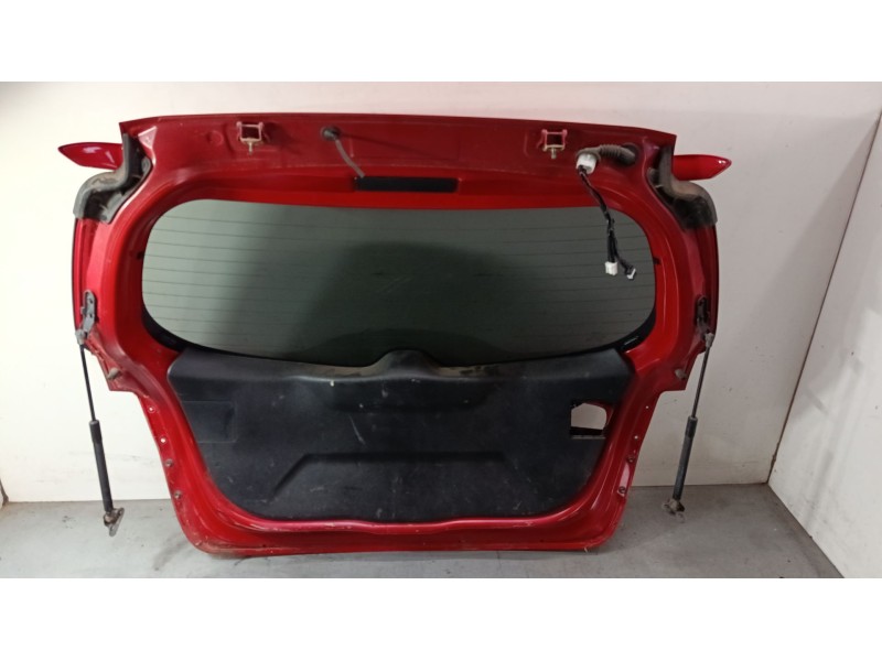 Recambio de porton trasero para toyota yaris (_p13_) 1.5 (nsp131_) referencia OEM IAM 670050D530  